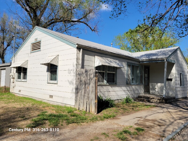 Primary Photo - 219 S St Paul St