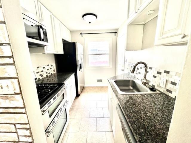 Foto del edificio - 4413 Mission Rd