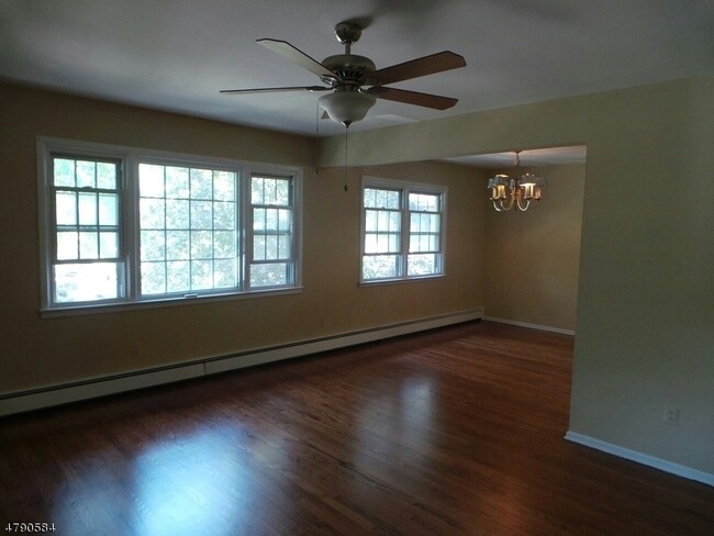 Building Photo - 1021 Burnet Ave