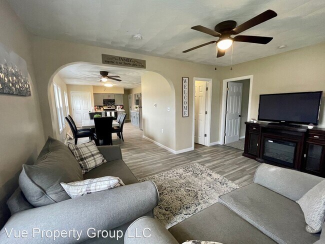 Foto del edificio - 3 br, 2 bath House - 1338 Maple Avenue