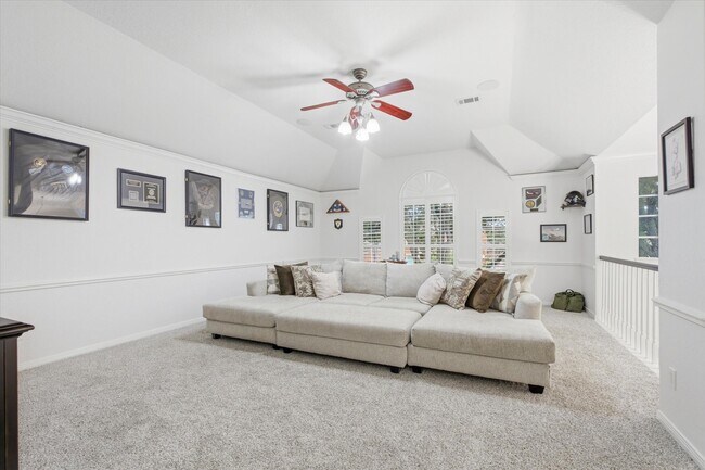 Foto del edificio - 4704 Broadmoor Dr