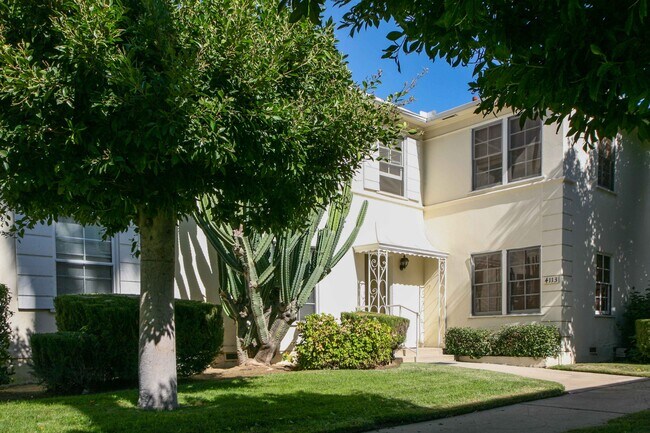 Intimate building of only 4 units - 4113 Perlita Ave