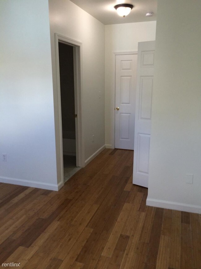Foto del edificio - 2 br, 2 bath Apartment - 40 Bowers St