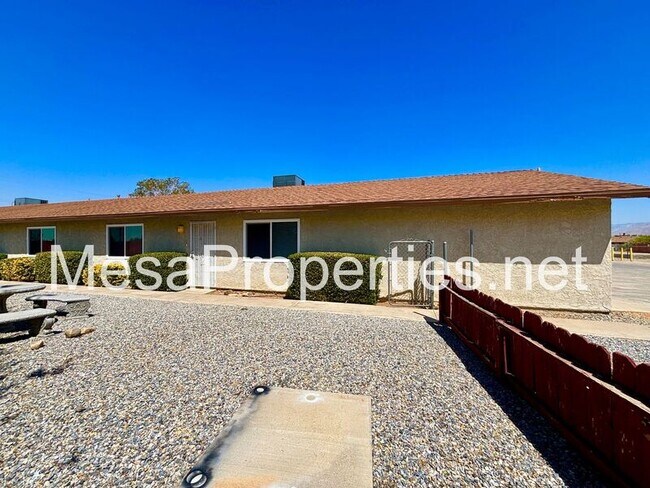 Foto del edificio - 21460 Laguna Rd