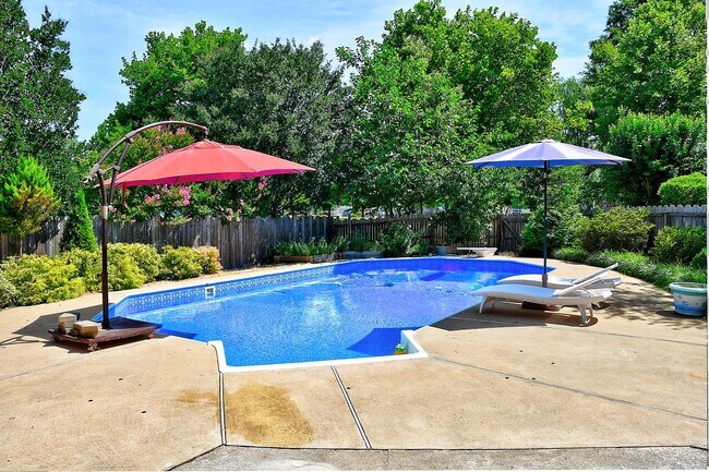 Foto del edificio - Inground Pool with Park Access