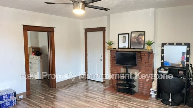 Building Photo - 1247 Chartiers Ave