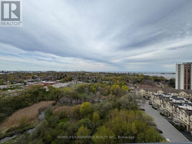 Photo du bâtiment - 1255 Bayly St
