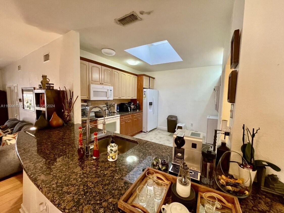 Primary Photo - 10629 SW 73rd Terrace, Miami, FL 33173
