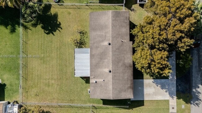 Building Photo - 18225 SW 94th Ave