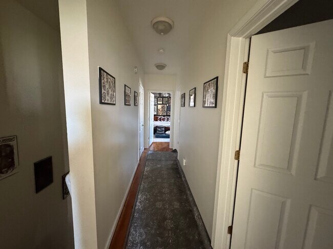 Foto del edificio - Becher Townhouses (380-396)