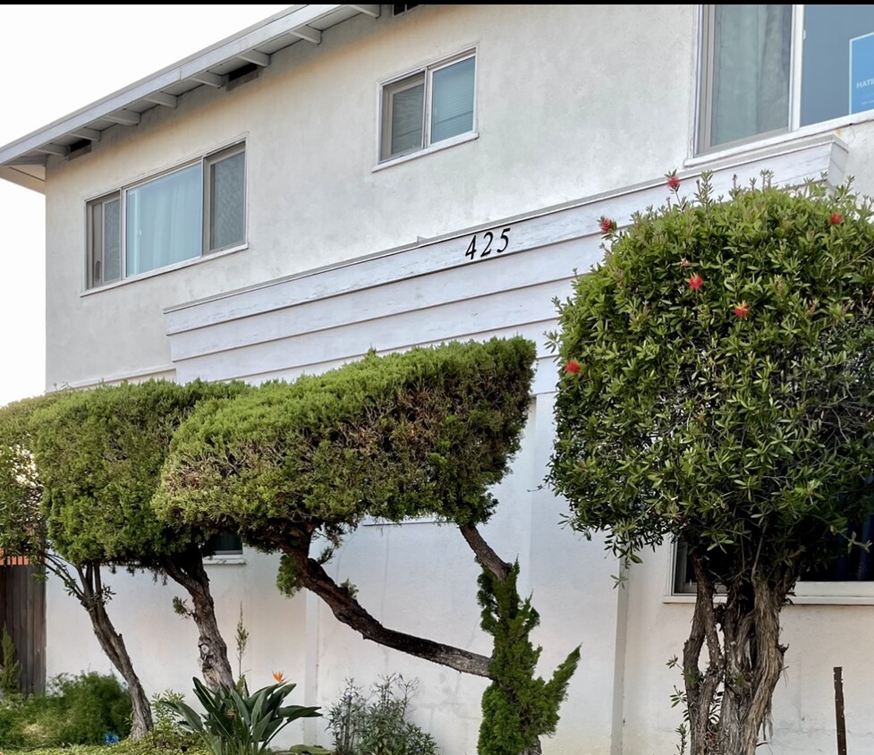 Building Photo - 425 E Magnolia Blvd