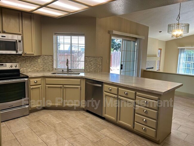 Building Photo - 9363 Foulks Ranch Dr