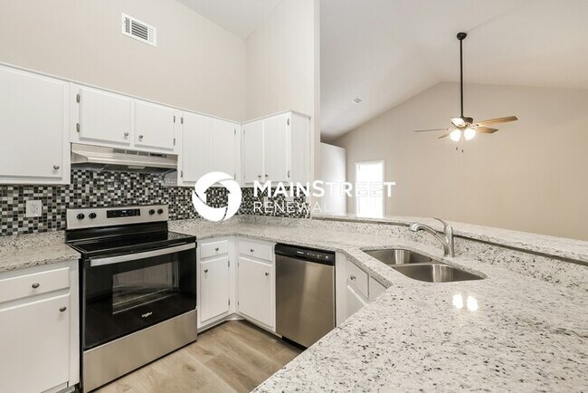 Building Photo - 3 Bedroom Pet-Friendly Home in MILLINGTON, TN with Main Street Renewal