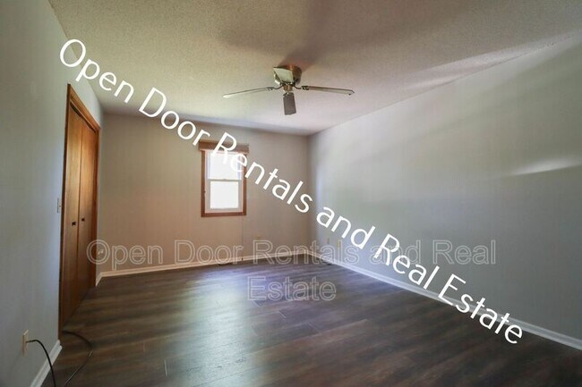 Foto del edificio - 5223 Vermont Ln
