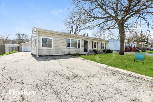 Foto del edificio - 315 Four Winds Way