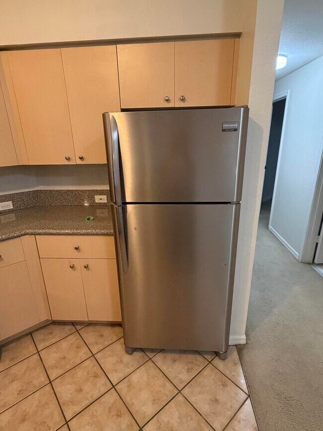 Foto del edificio - 270 Crestwood Cir