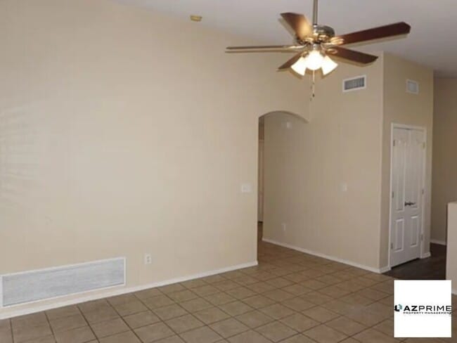 Building Photo - 2201 S St Suzanne Dr