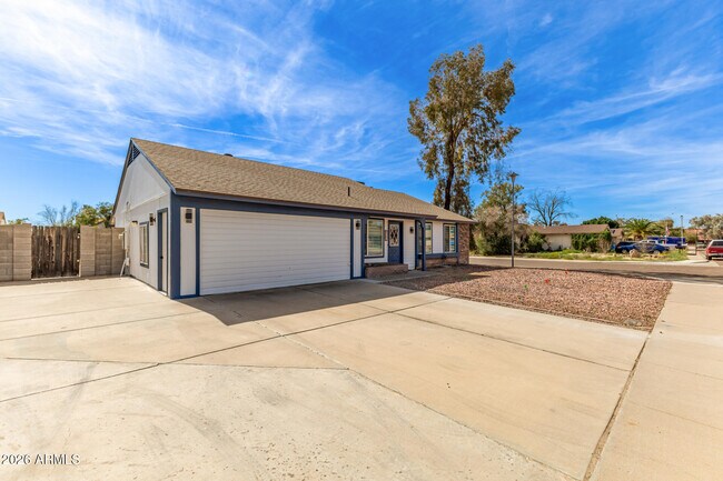 Foto del edificio - 4743 W Villa Theresa Dr