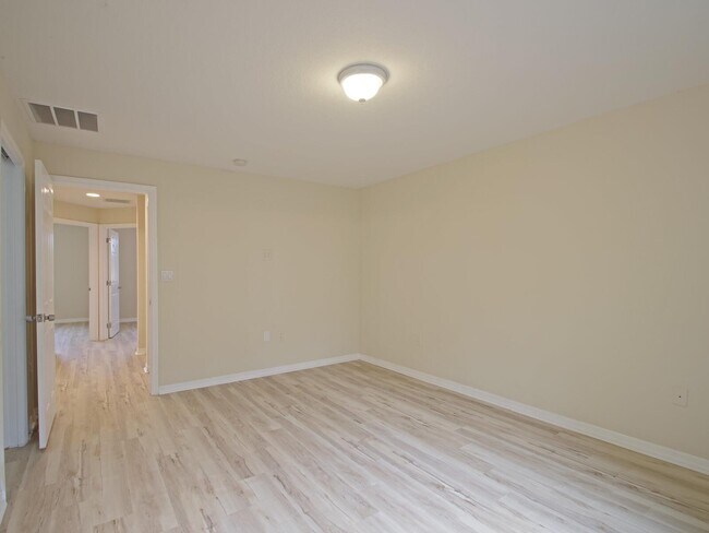 Building Photo - 6009 SW 19th St