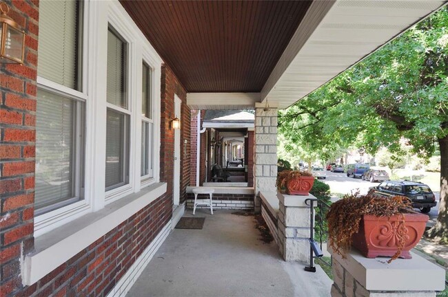 Foto del edificio - 5842 Goener Ave