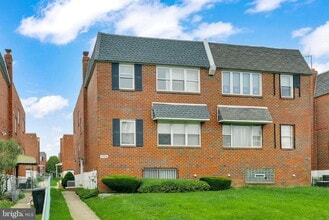 Building Photo - 9754 E Roosevelt Blvd