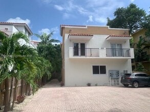 Building Photo - 2945 Coconut Ave