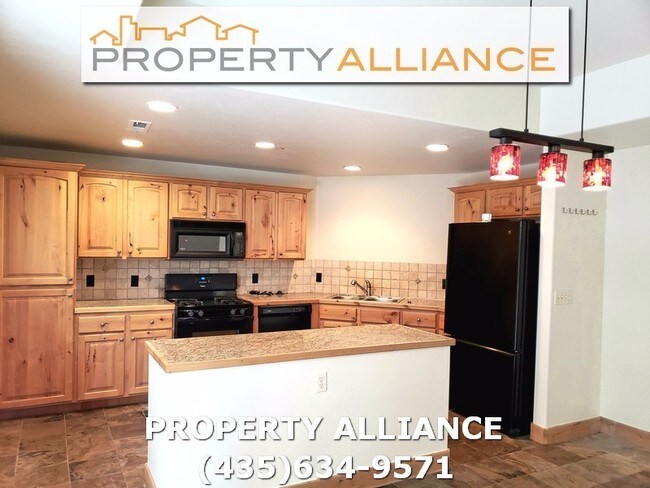 Building Photo - 6042 N Fox Pointe Cir