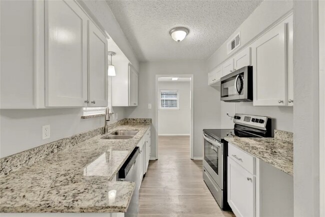 Building Photo - 205 San Jacinto Ct
