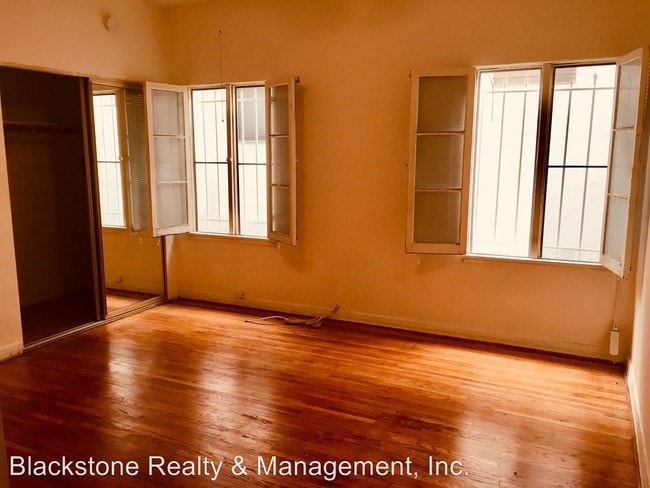 Building Photo - 140 S Elm Dr