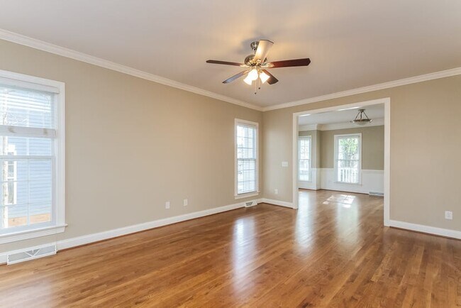 Foto del edificio - 15903 Kelly Park Cir