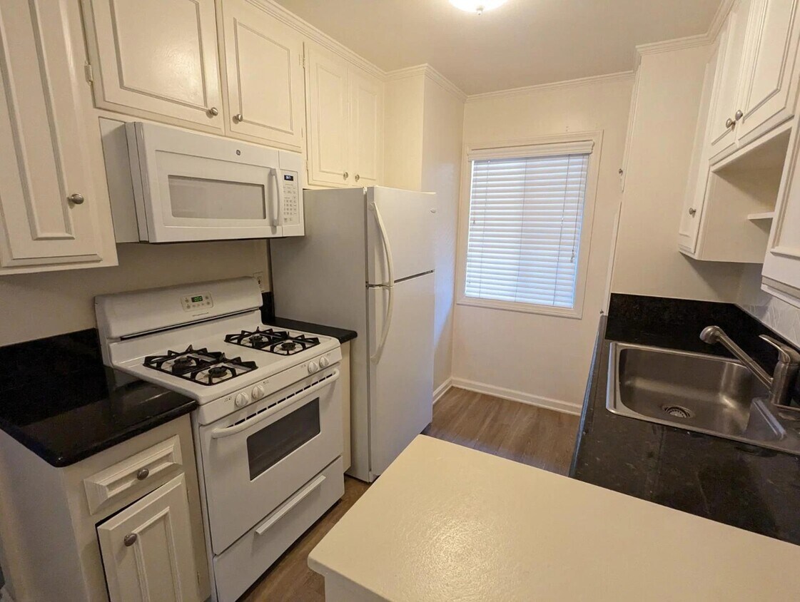 Foto principal - 1631 Barry Ave