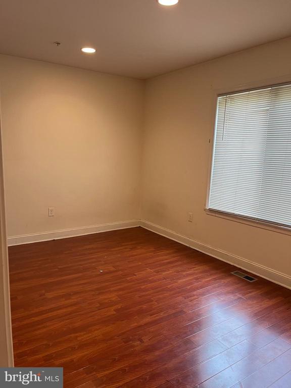 Foto del edificio - 1933 Cecil B. Moore Ave