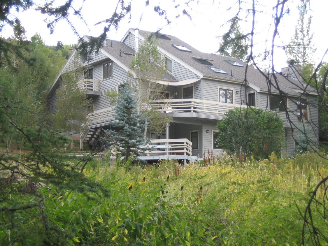 Primary Photo - 7248 Pinebrook Rd