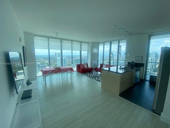 Foto del edificio - 79 SW 12th St