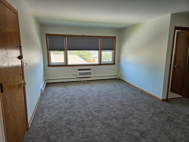 Building Photo - 7511 W Fullerton Ave