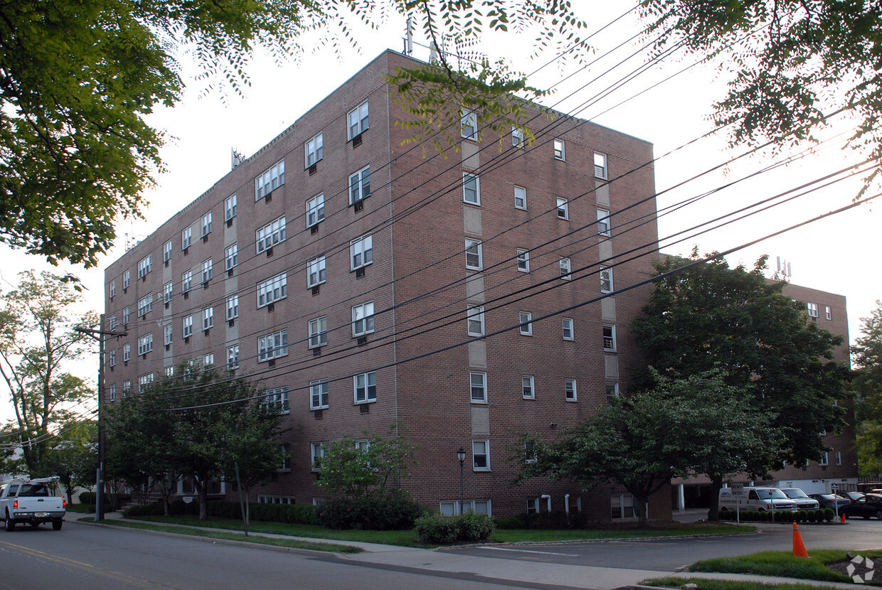 Primary Photo - Maplewood Plaza Condo