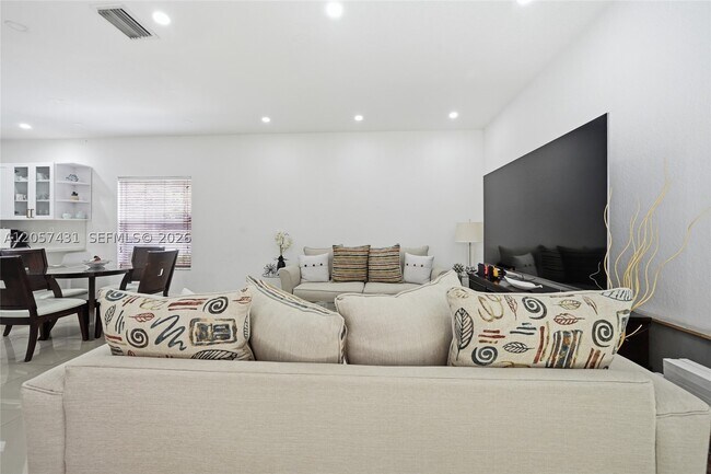 Foto del edificio - 14030 SW 49th St