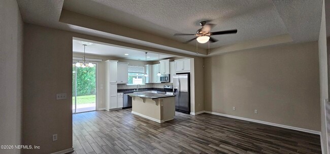 Building Photo - 221 Richmond Dr