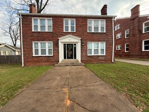 Building Photo - 520 S Fannin Ave