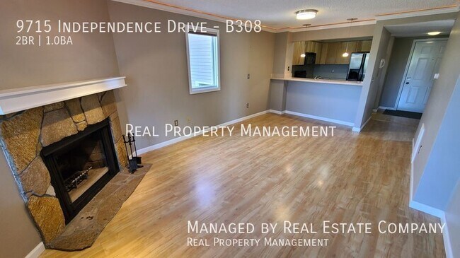 Foto del edificio - Independence Park Third Story Condo w/ Garage