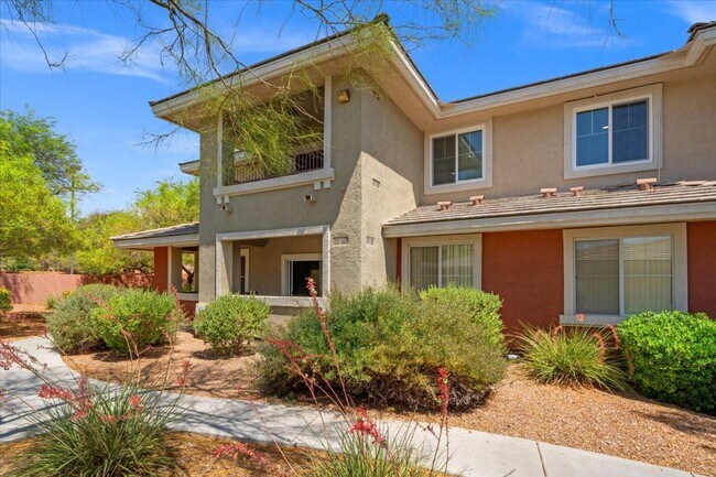 Foto del edificio - Summerlin Beauty: 2 Bd Condo; 1-Car Garage...