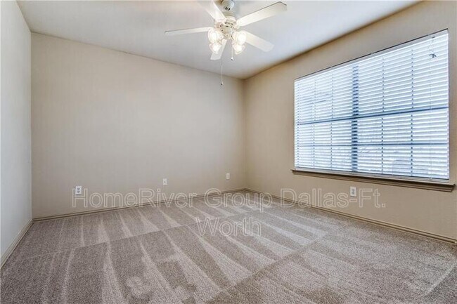 Foto del edificio - 4529 Maidstone Way