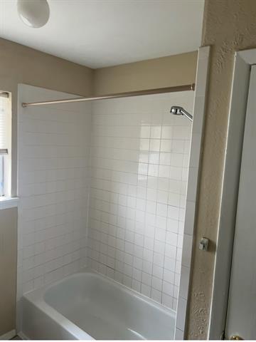 Foto del edificio - 7817 Marrett Dr