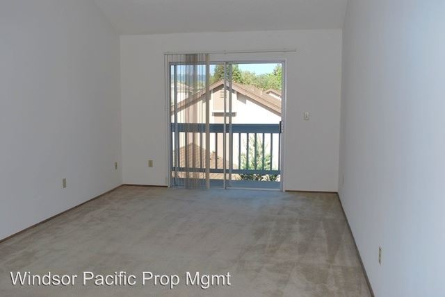 Building Photo - 3845 Vineyard Ave