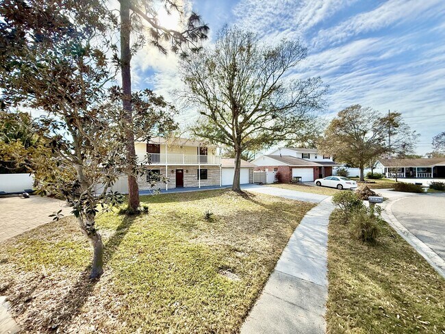 Building Photo - 12472 Monarch Cir