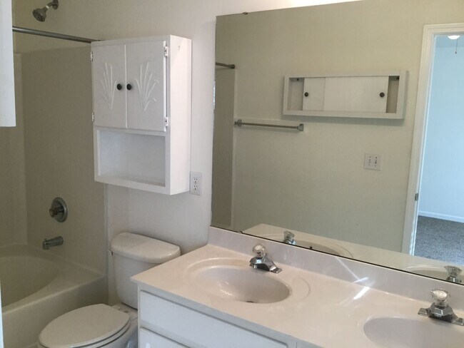 Foto del edificio - 742 Shellstone Pl
