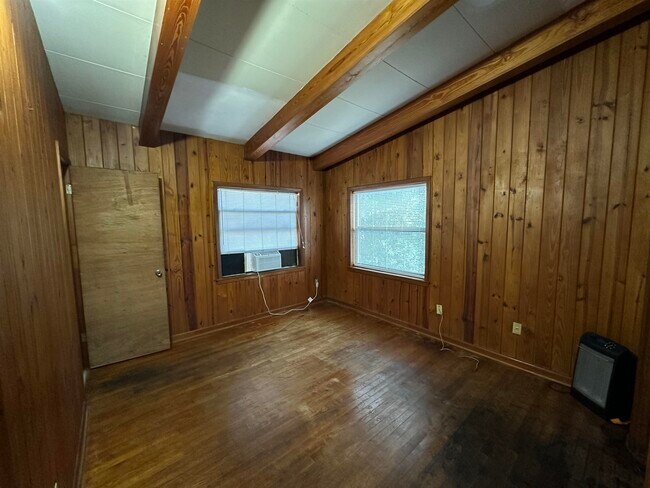 Foto del edificio - 817 Edgewood St