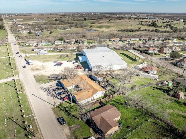 Building Photo - 410 Old Thorndale Rd