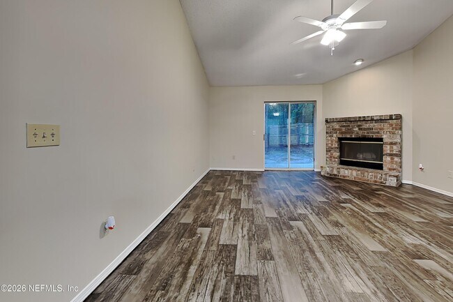 Building Photo - 11332 Island Shore Dr W