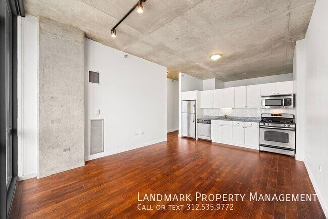 Foto del edificio - 235 W Van Buren St